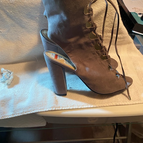 Grey tie up sandal!! 5 inch heel!! - Picture 5 of 5